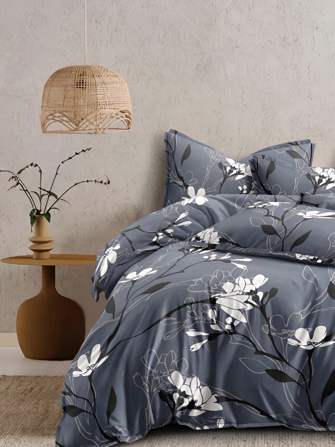 

Bajo's Grey Melange & White Floral 350 TC King Bedsheet with 2 Pillow Covers