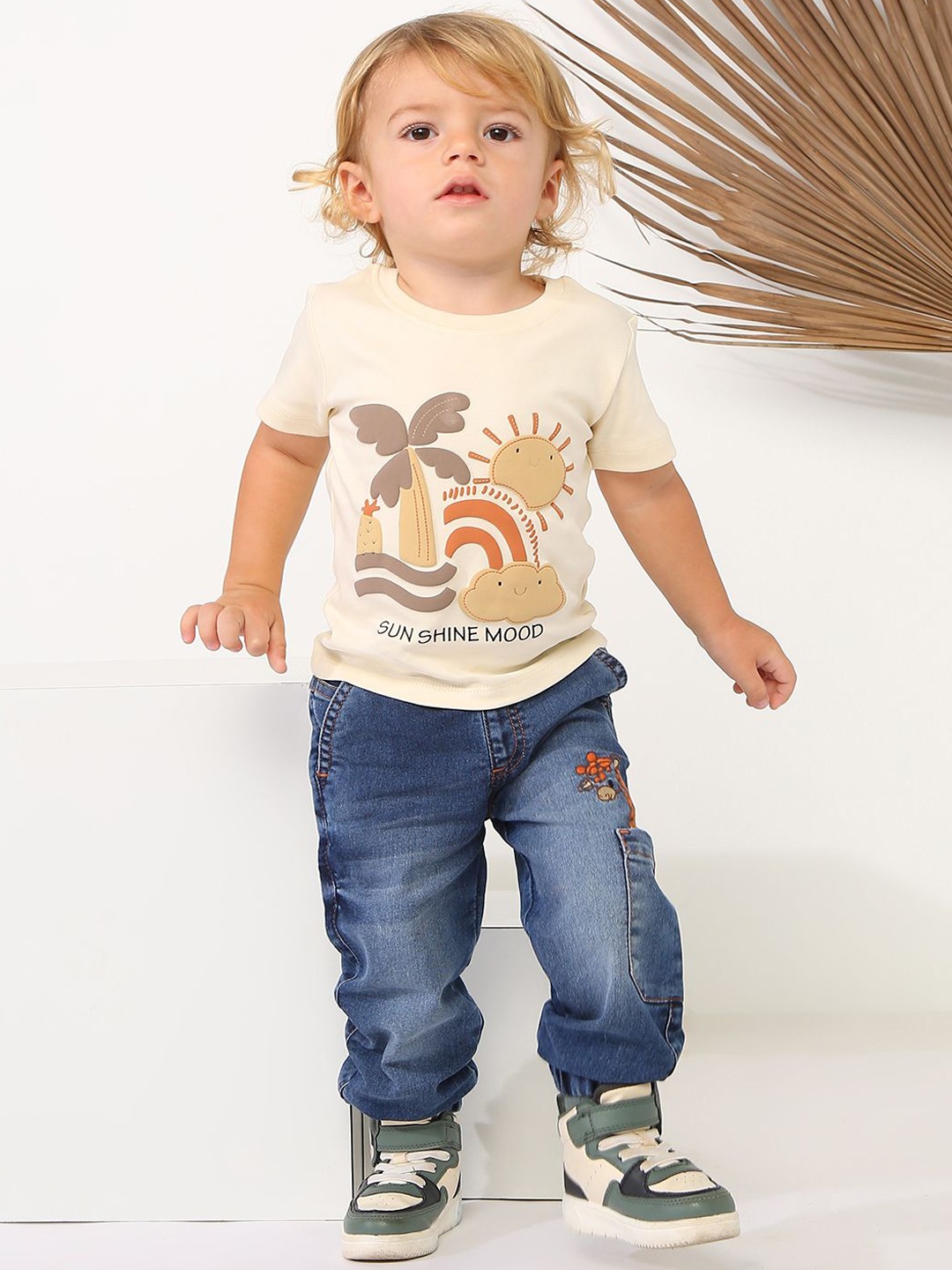 

My Milestones Boys Low Distress Light Fade Embroidered Stretchable Jeans, Blue