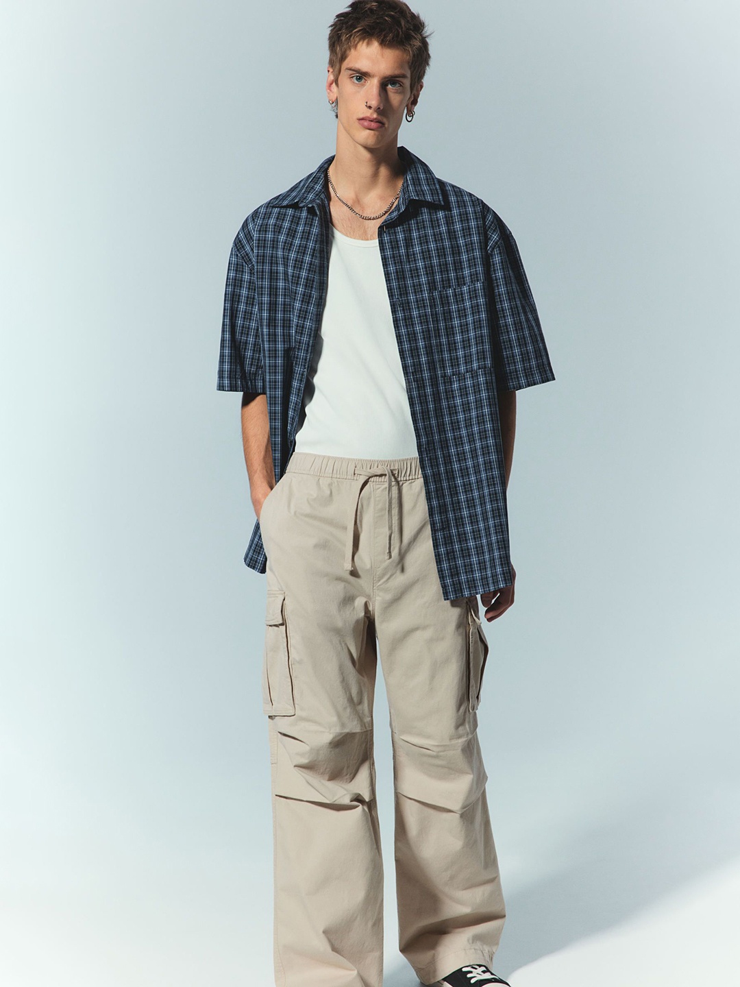 

H&M Men Relaxed Fit Cargo Trousers, Beige
