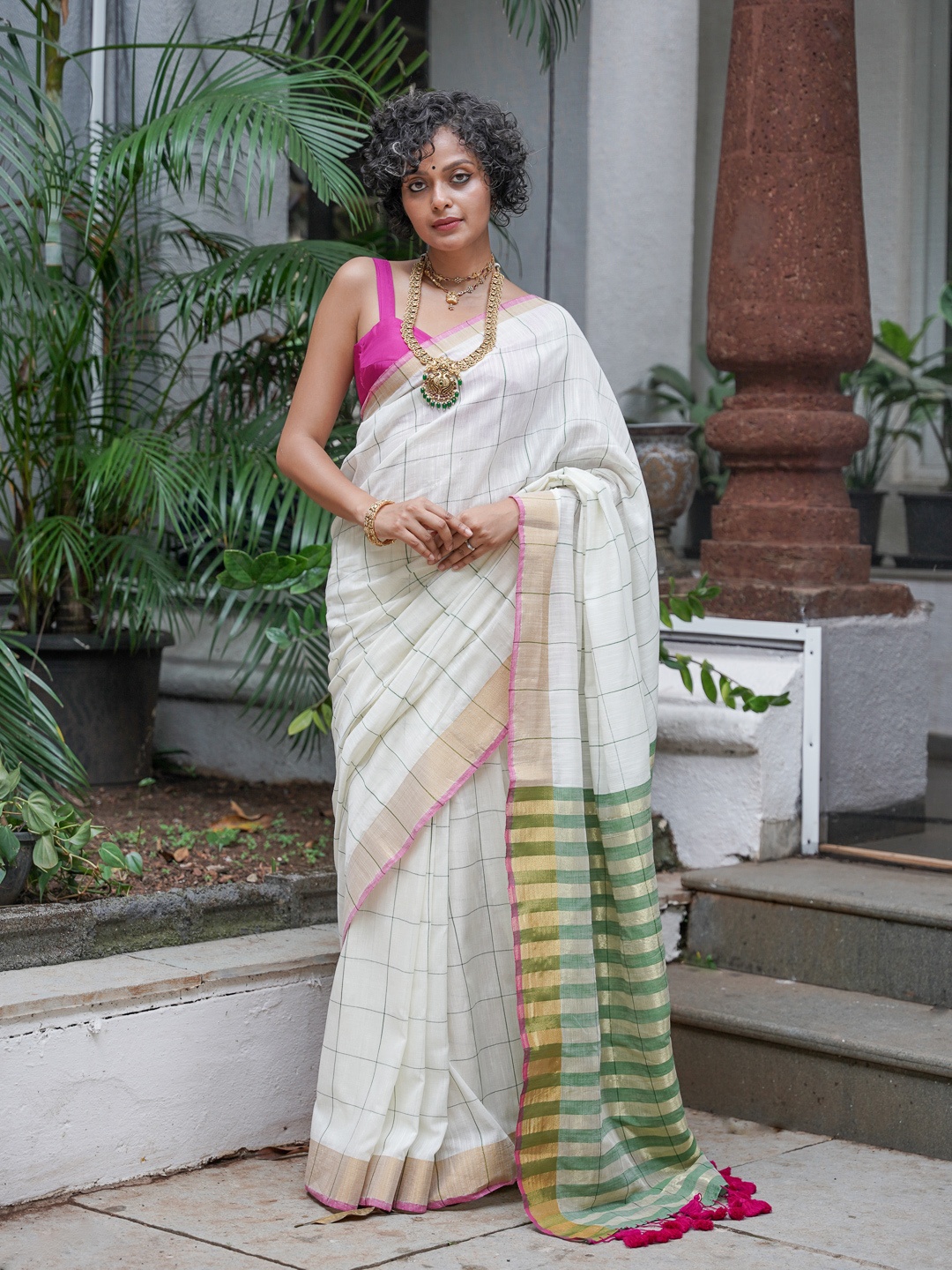 

Suta Woven Design Saree, White