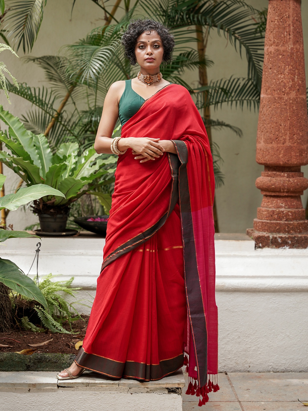 

Suta Striped Zari Saree, Red