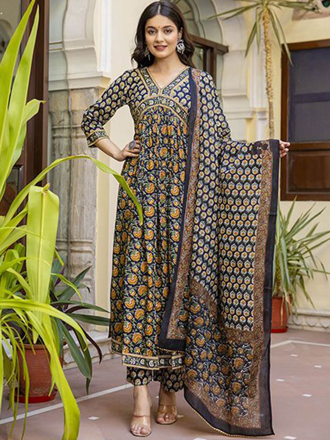 

GLAM ROOTS Women Floral Printed Empire Kurta with Trousers & With Dupatta, Black