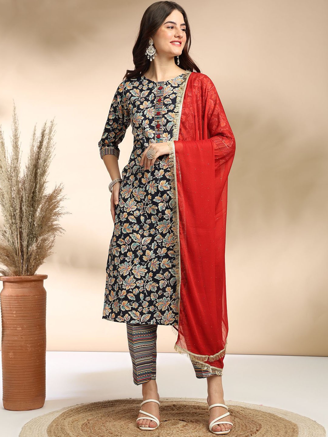

J Turritopsis Women Floral Printed Regular Kurta with Trousers & With Dupatta, Blue