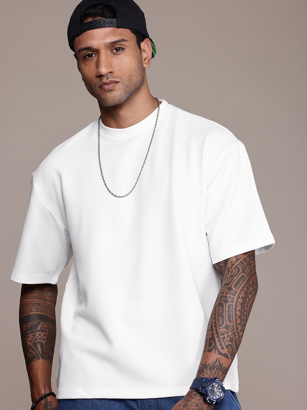 

Roadster Men Textured Relaxed Fit Anti Odour T-shirt, Off white