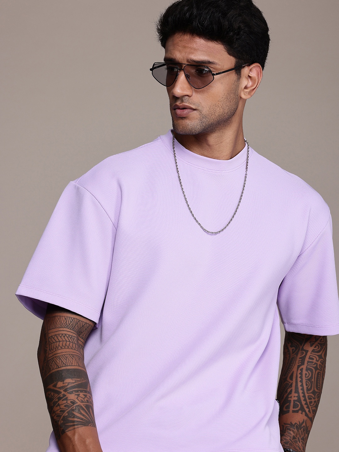 

Roadster Men Textured Relaxed Fit Anti Odour T-shirt, Lavender