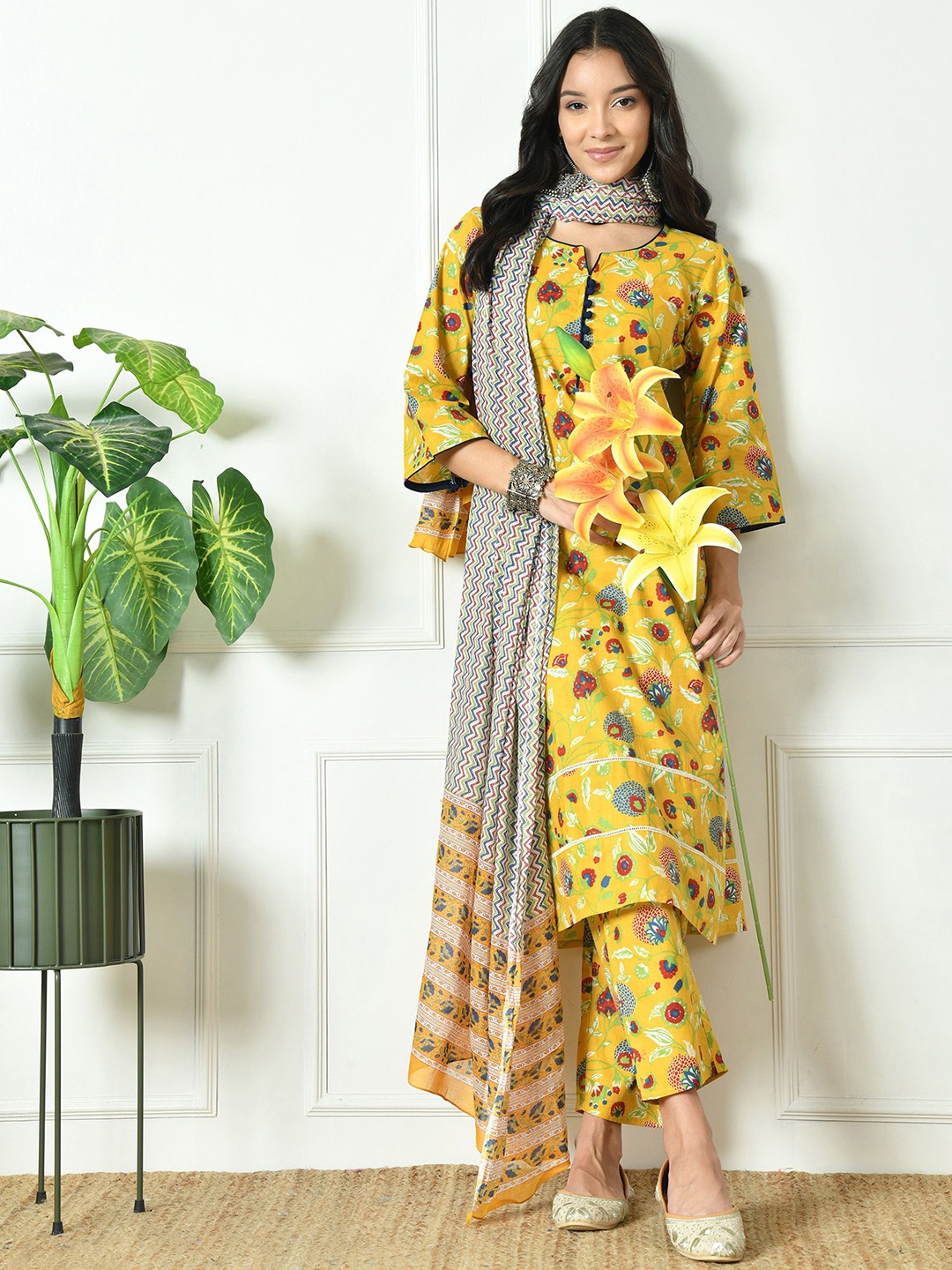 

Laado - Pamper Yourself Women Floral Printed Regular Pure Cotton Kurta with Trousers & With Dupatta, Yellow