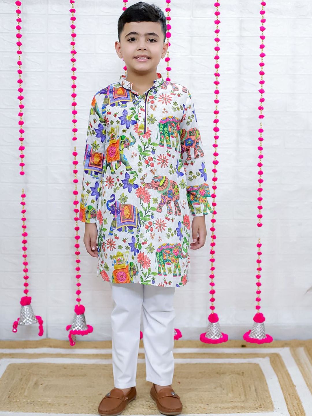 

M'andy Boys Ethnic Motifs Printed Regular Pure Cotton Kurta with Pyjamas, White
