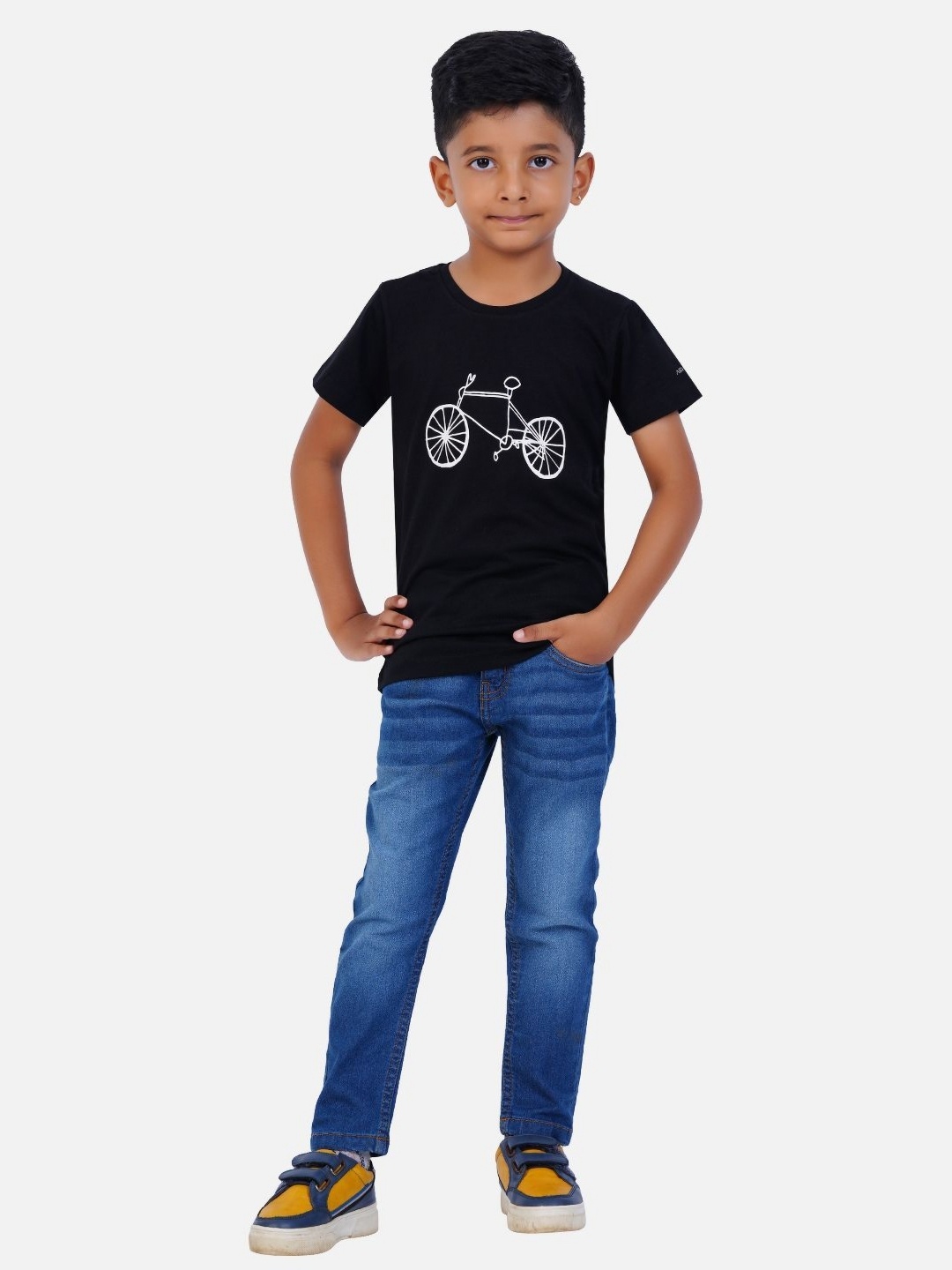 

AIR GARB Boys 3 Printed Applique T-shirt, Black