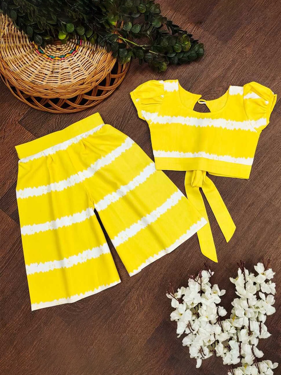 

BAESD Girls Printed Top with Trousers, Yellow