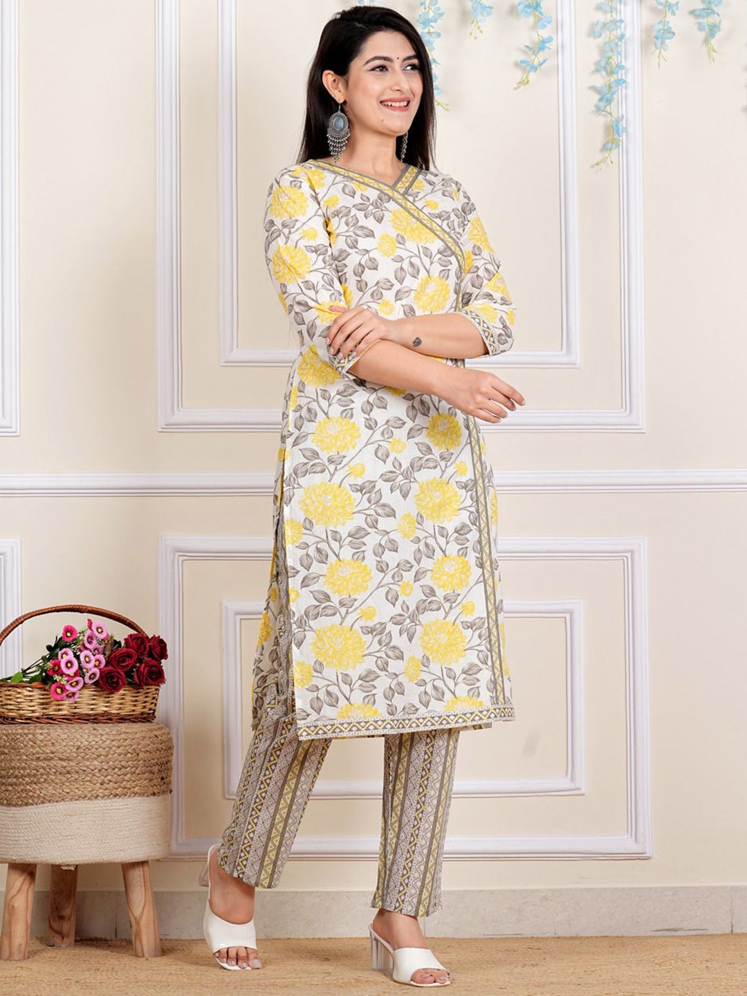 

P3D CREATION Women Floral Printed Regular Kurta with Trousers, Yellow