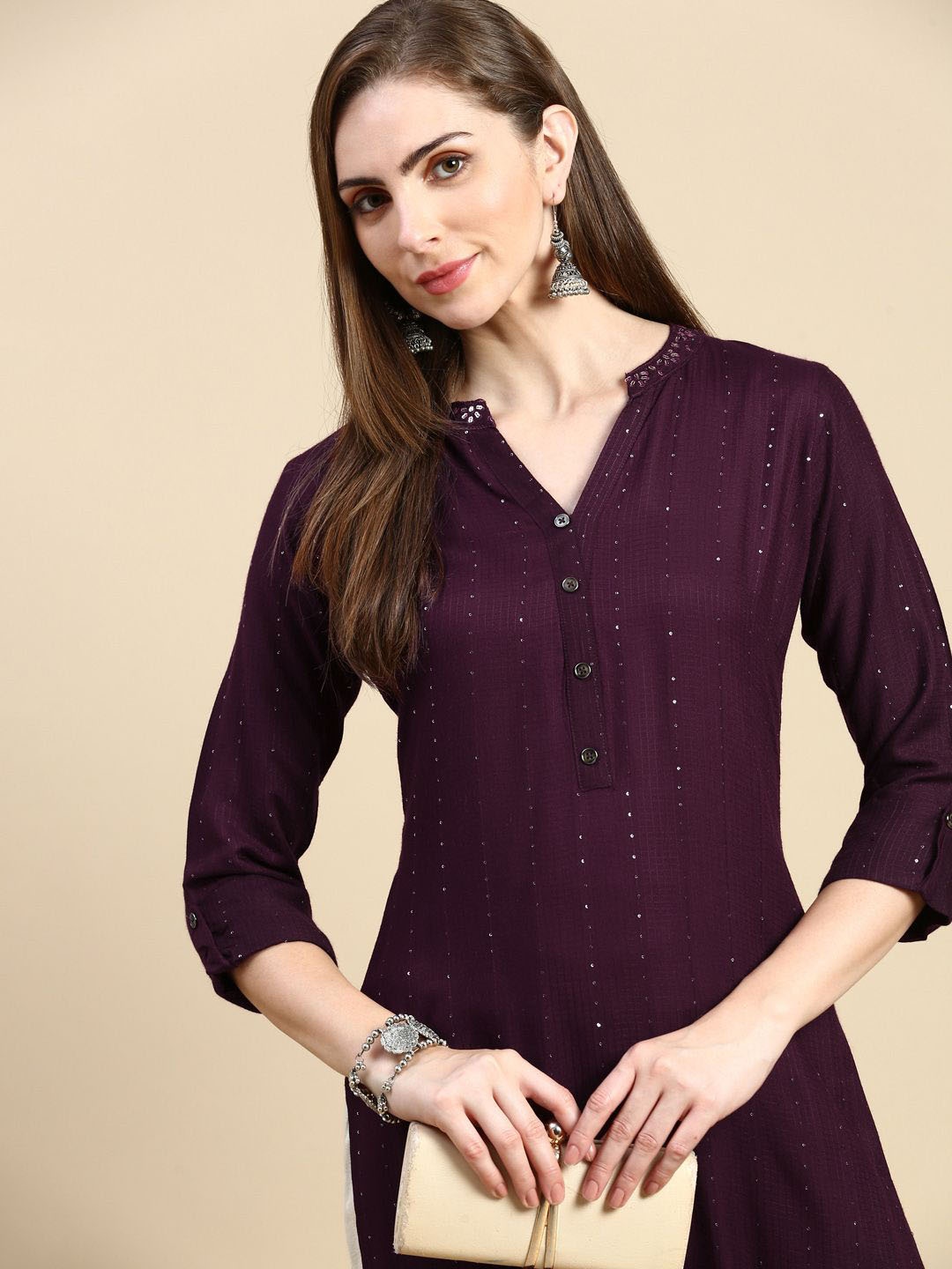 

SHOWOFF Women Geometric Embroidered Thread Work Kurta, Purple