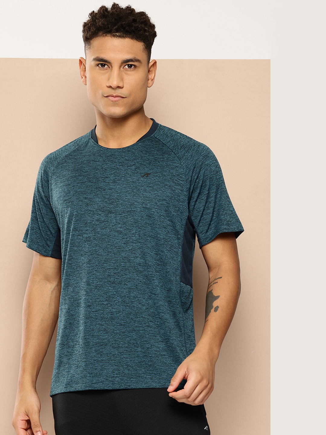 

Alcis Men Printed Slim Fit Sports T-shirt, Teal