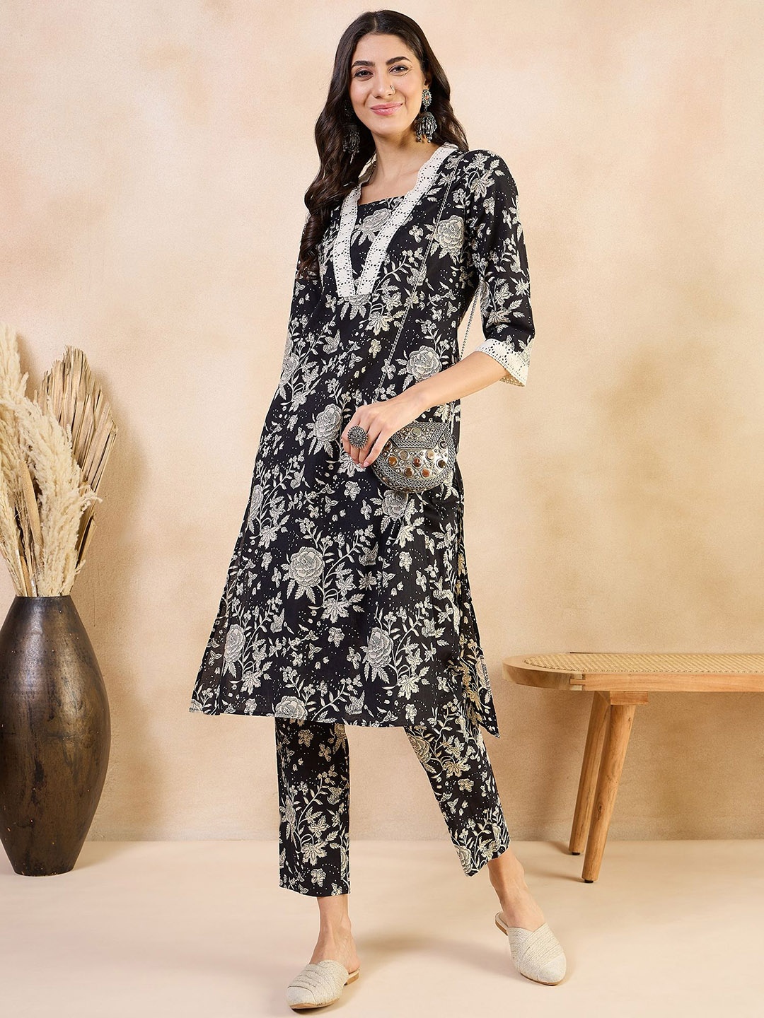 

Anouk Women Floral Printed Regular Pure Cotton Kurta with Trousers, Black