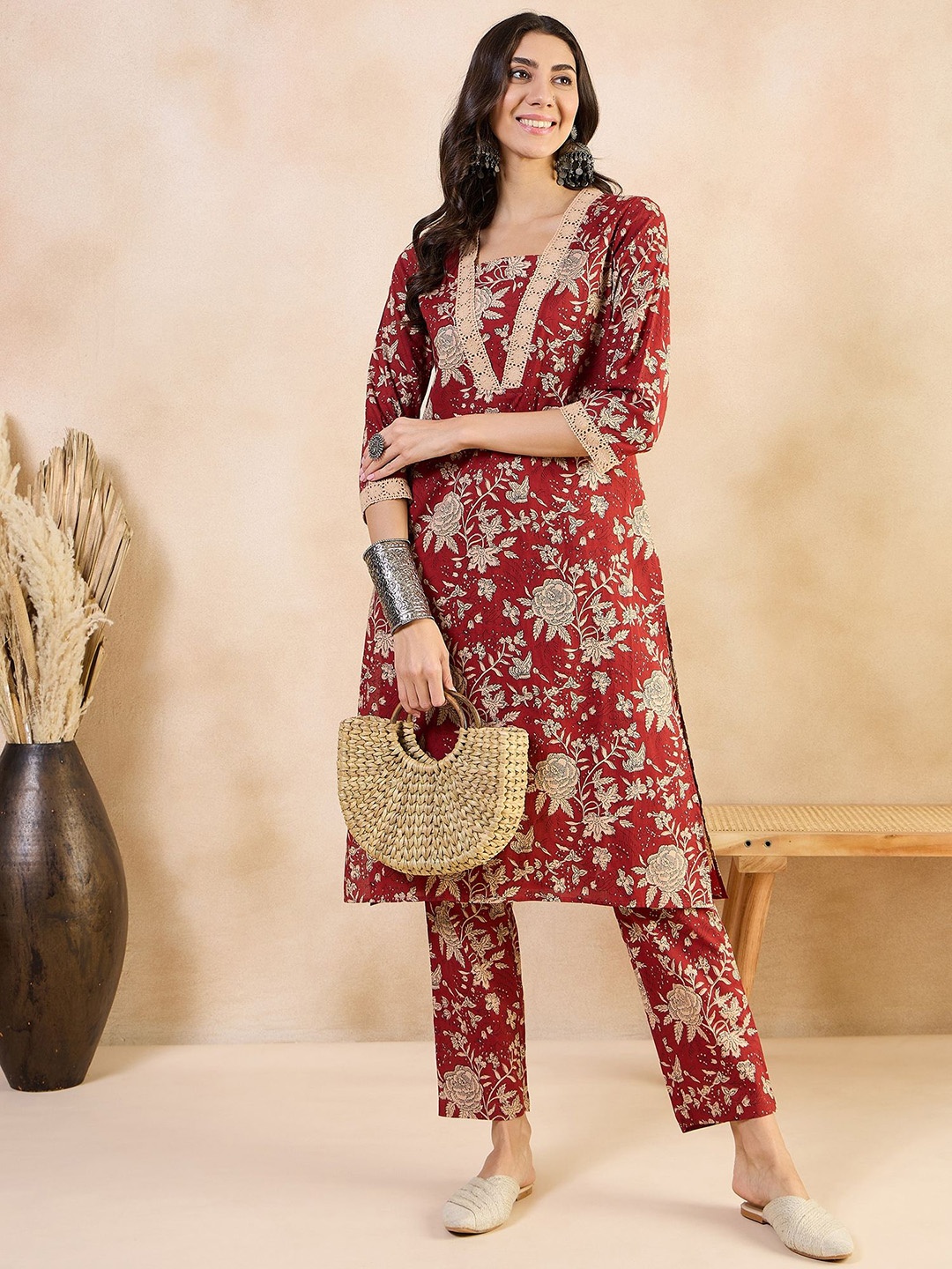 

Anouk Women Floral Printed Regular Pure Cotton Kurta with Trousers, Maroon