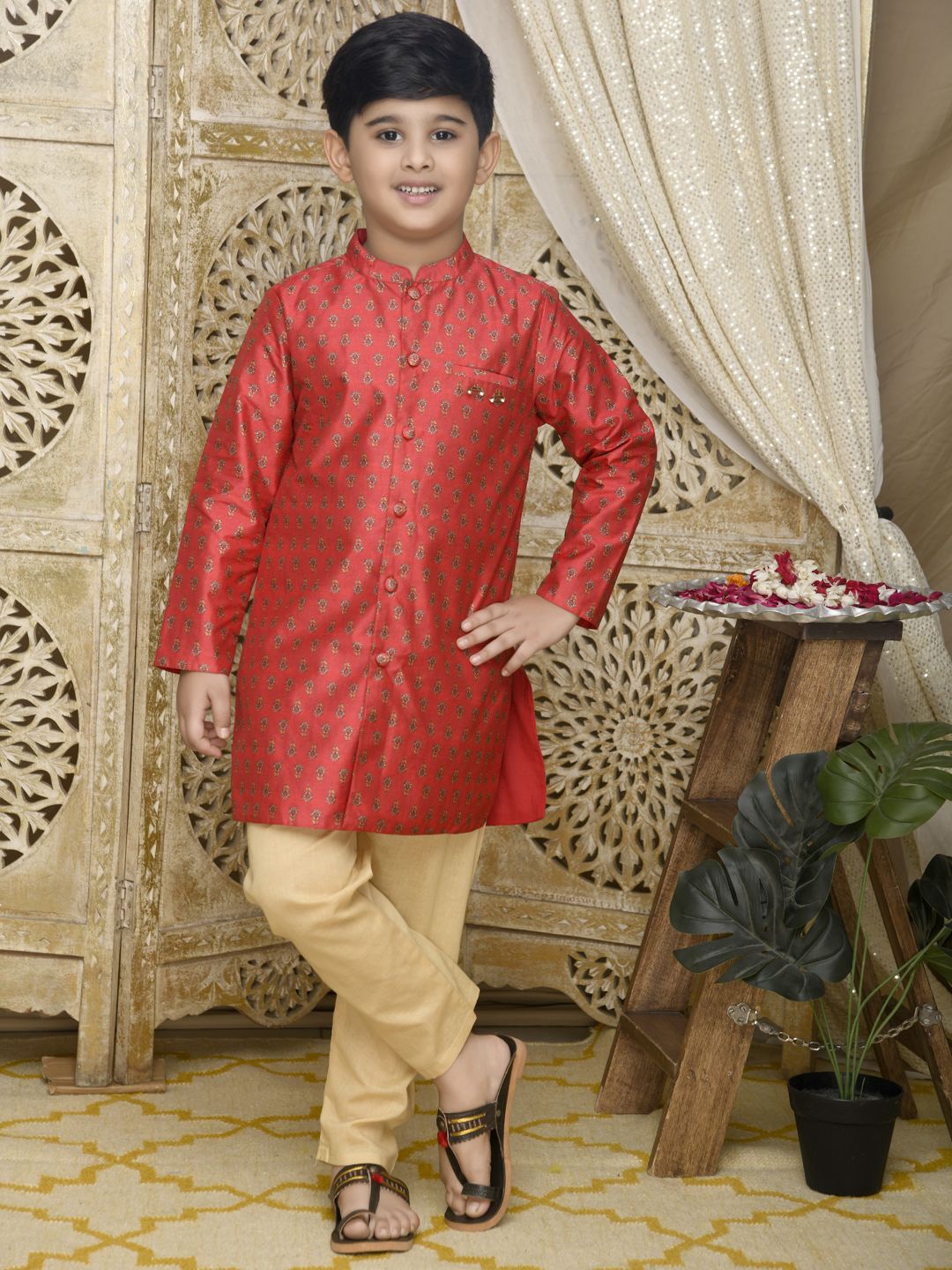 

SAKA DESIGNS Boys Ethnic Motifs Printed Regular Kurta with Pyjamas, Maroon