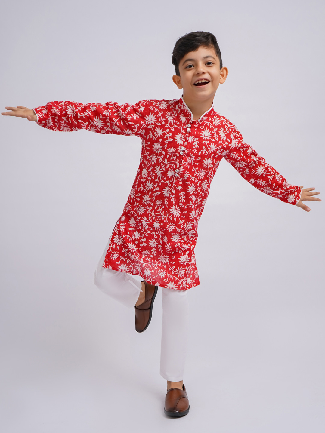 

VASTRAMAY Boys Floral Printed Regular Pure Cotton Kurta with Pyjamas, Red