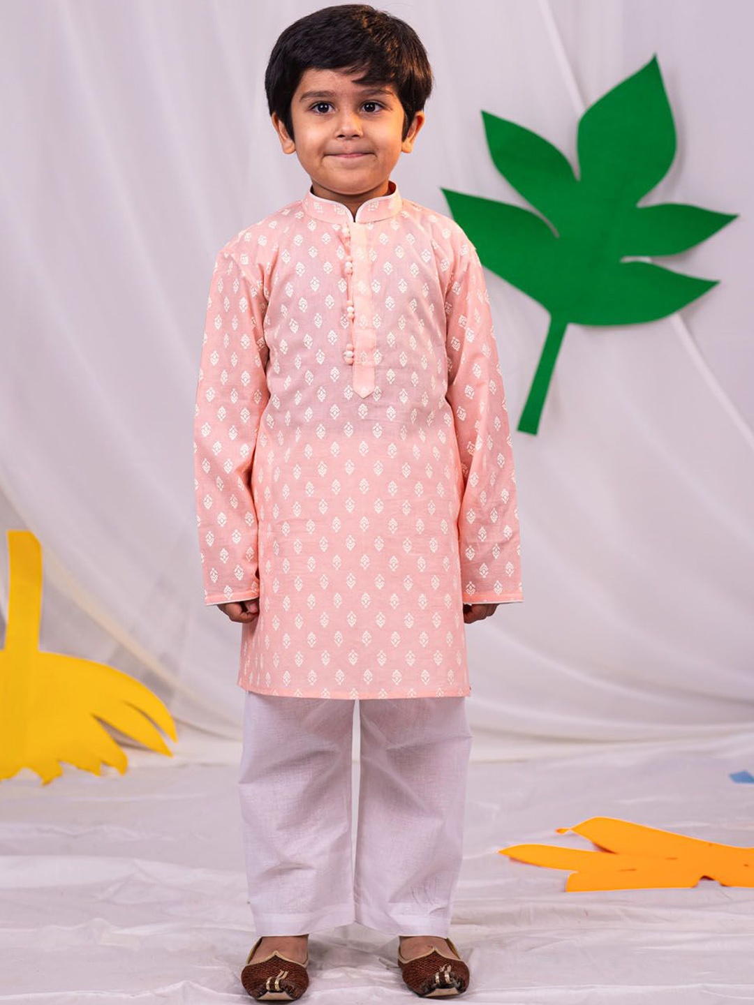 

VASTRAMAY Boys Floral Printed Regular Pure Cotton Kurta with Pyjamas, Pink