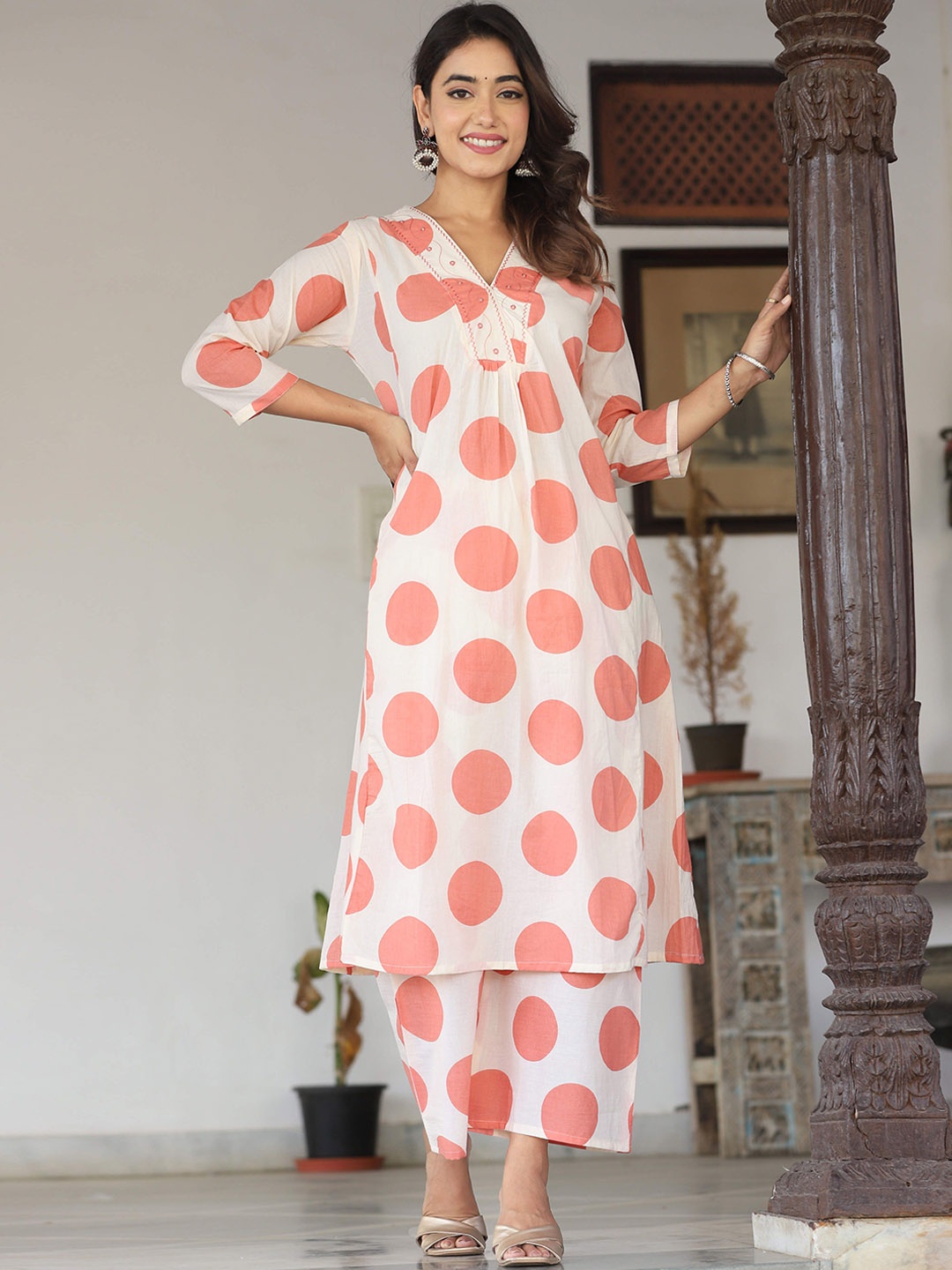 

KALINI Women Printed Regular Kurta with Trousers, Pink