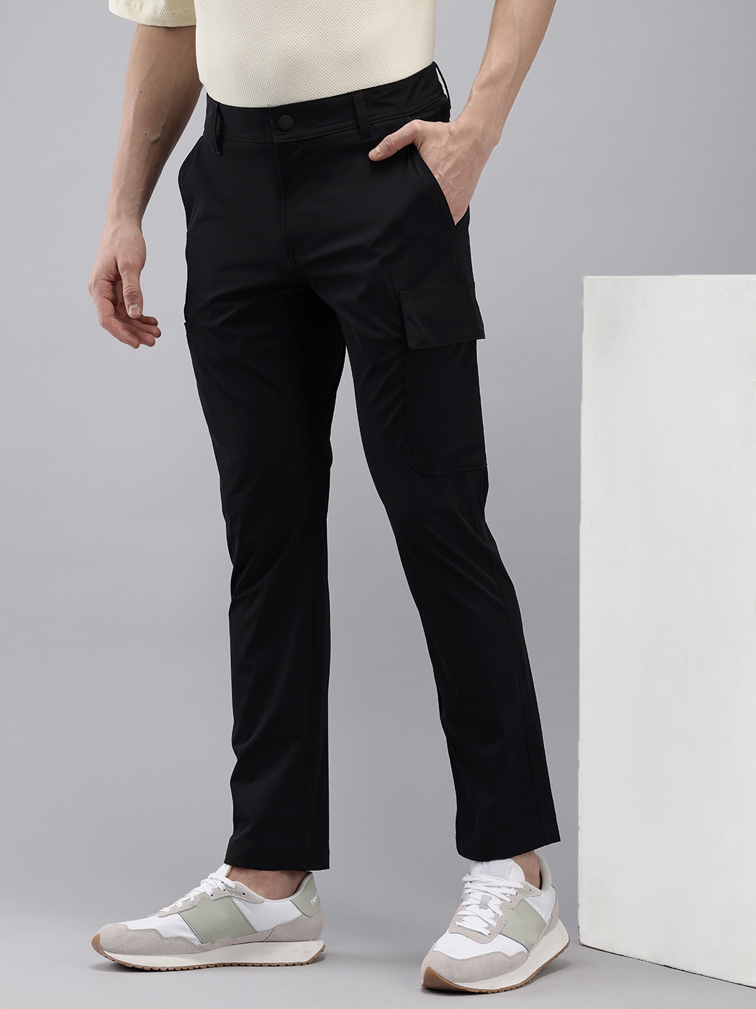 

U.S. Polo Assn. Men Slim Tapered Fit Cargos Trousers, Black