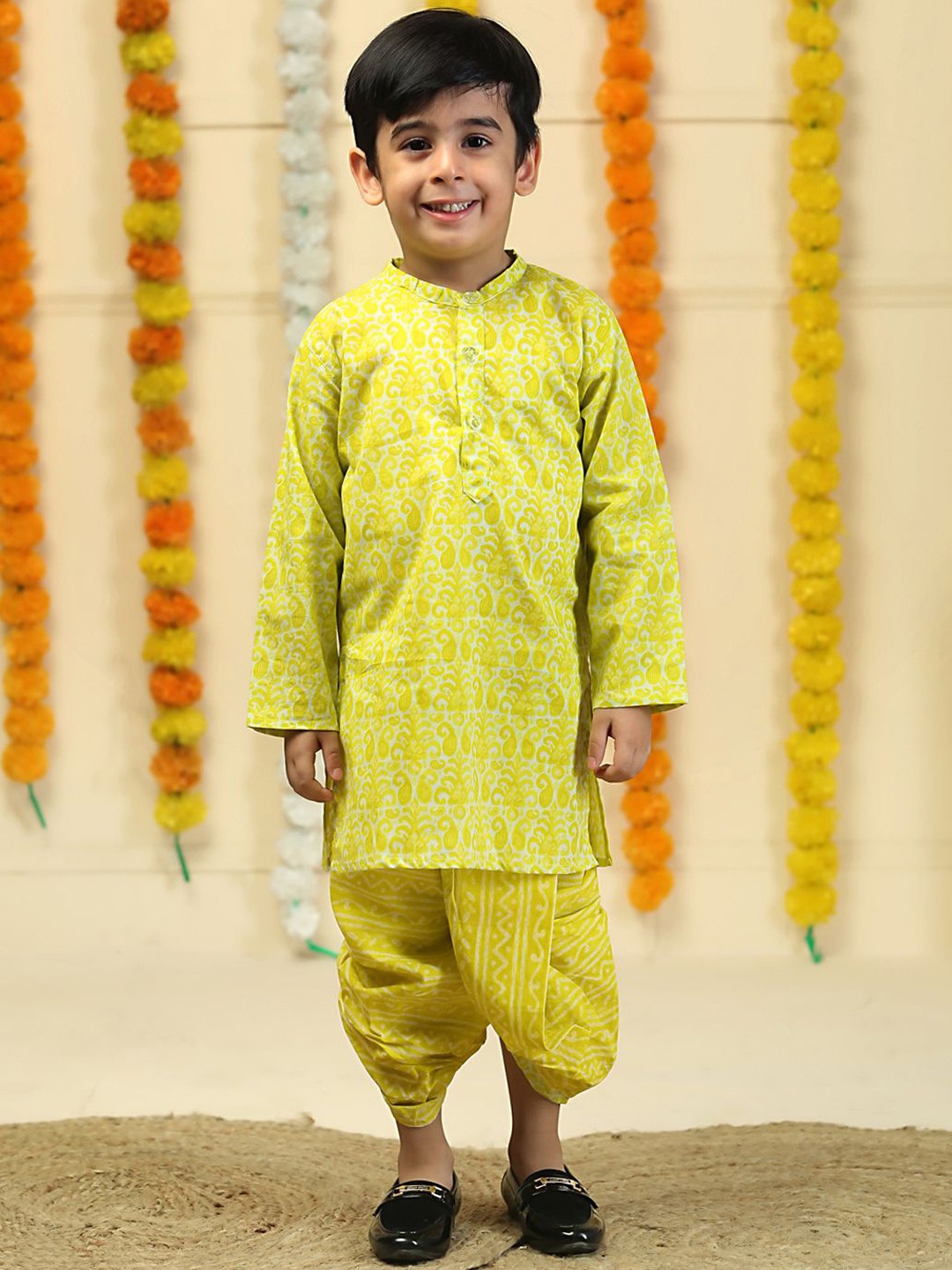 

The Mom Store Boys Floral Printed Regular Pure Cotton Kurta with Dhoti Pants, Green
