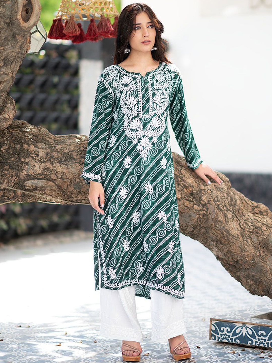 

Rangreza Ethnic Women Printed Flared Sleeves Handloom Anarkali Kurta, Green