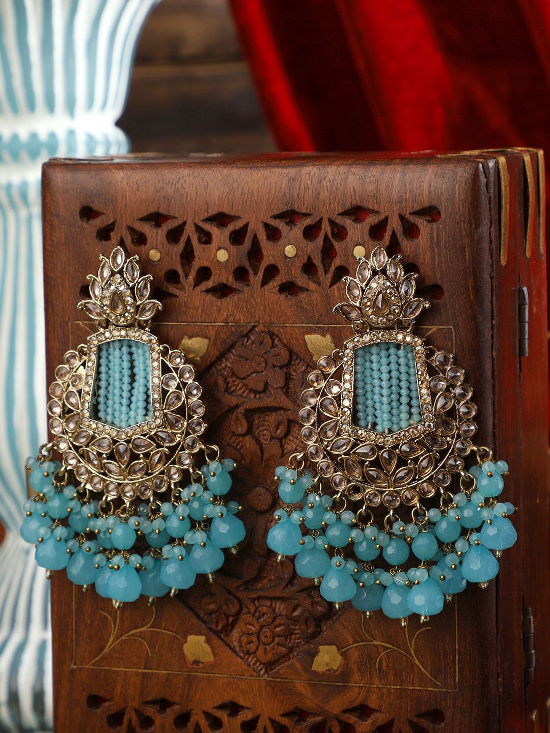 

VENI Contemporary Chandbalis Earrings, Gold