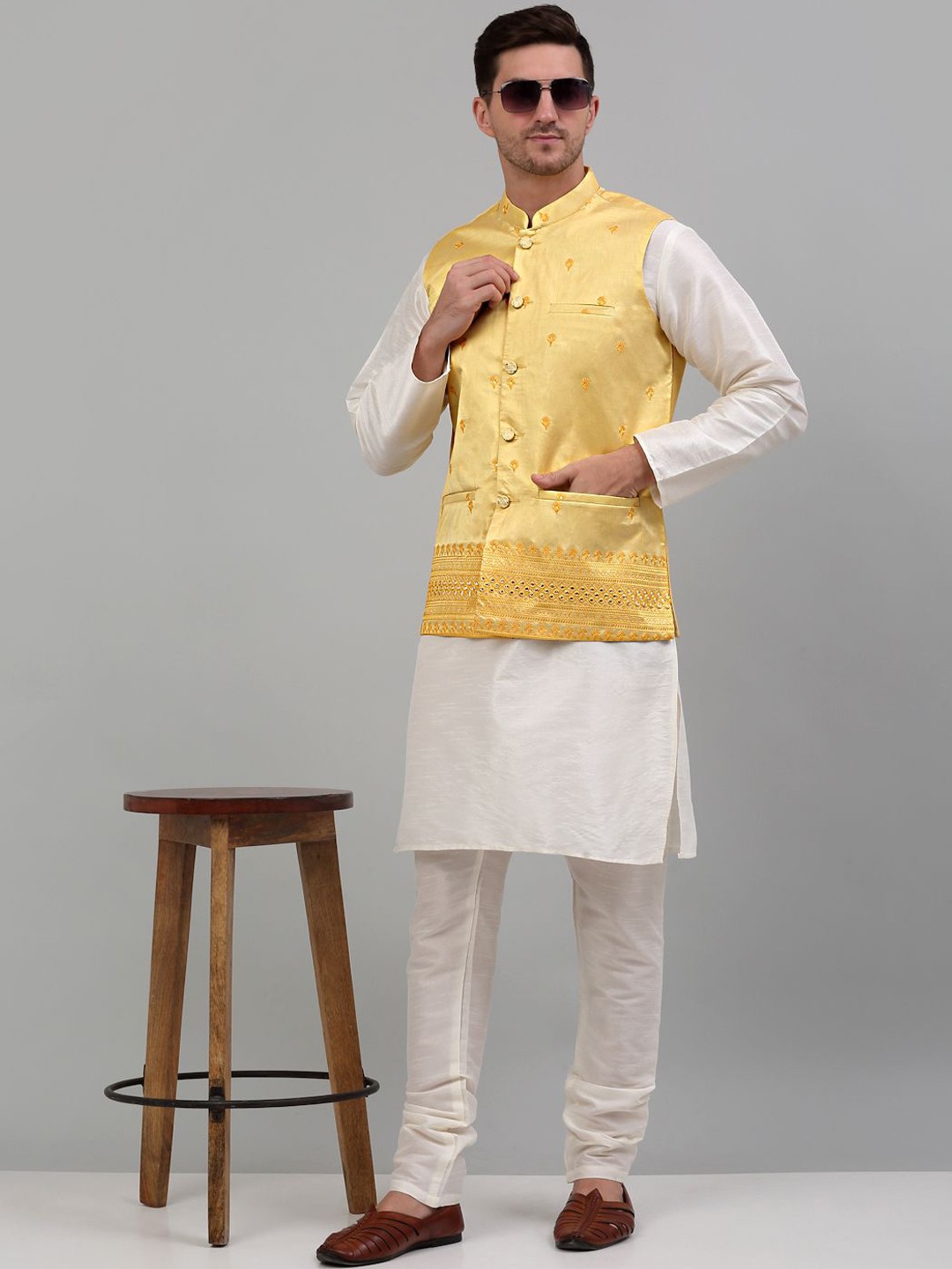 

Jompers Men Regular Kurta with Churidar, Yellow
