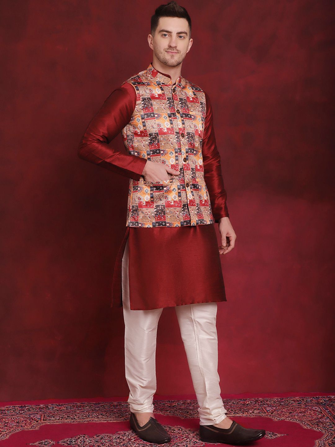 

Jompers Men Regular Kurta with Churidar, Maroon