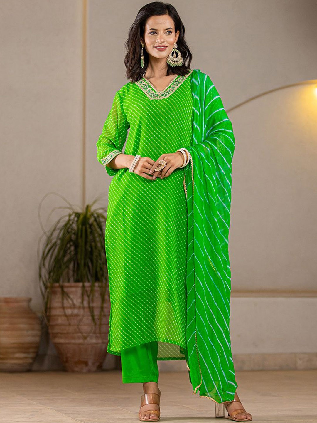 

Yufta Women Leheriya Printed Regular Gotta Patti Kurta with Trousers & With Dupatta, Green