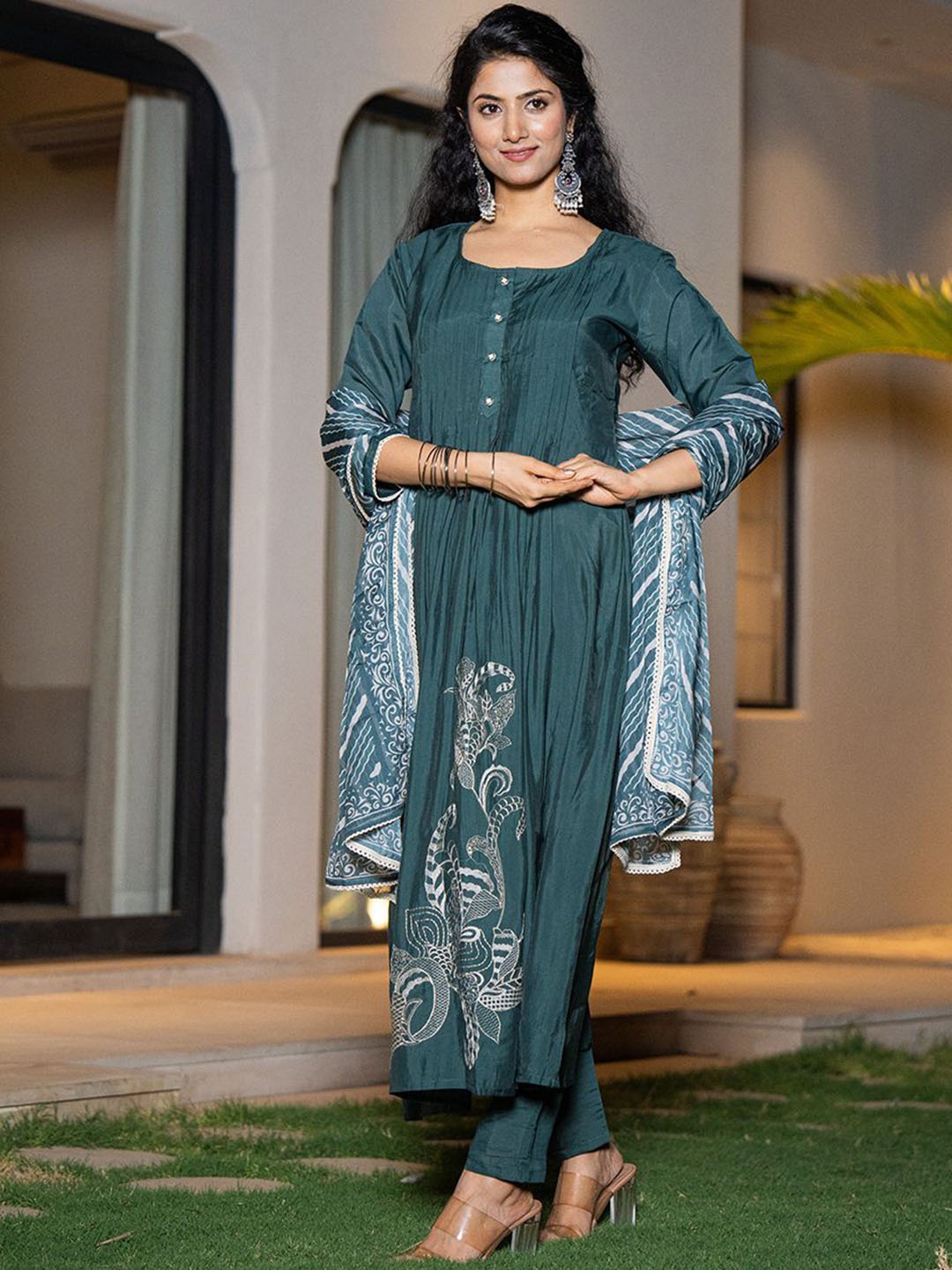 

Yufta Women Regular Thread Work Pure Cotton Kurta with Trousers & With Dupatta, Teal