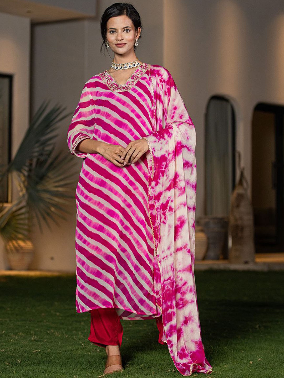 

Yufta Women Printed Regular Thread Work Kurta with Trousers & With Dupatta, Pink