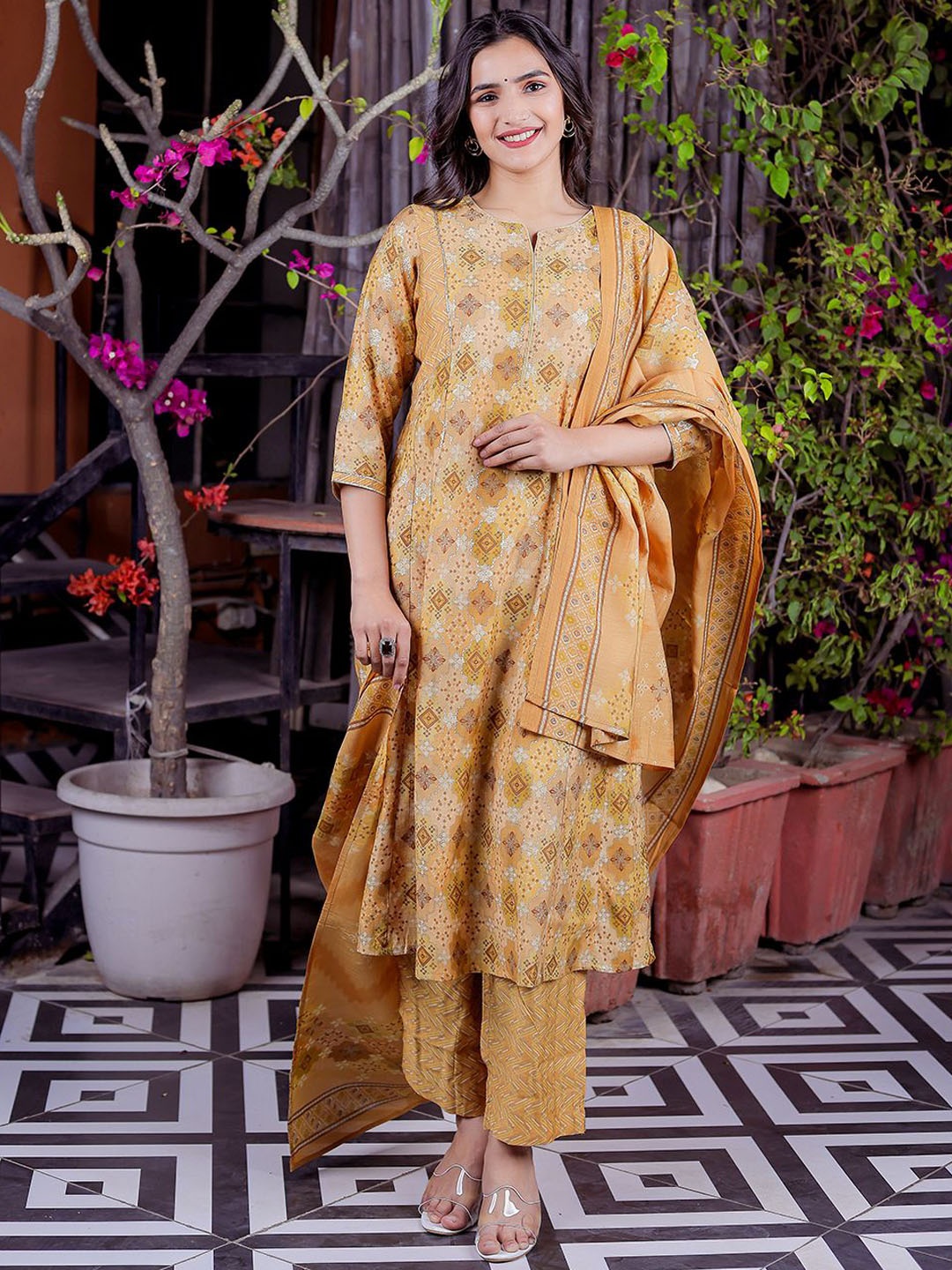 

VASVI Women Ethnic Motifs Printed Regular Gotta Patti Kurta with Trousers & With Dupatta, Yellow