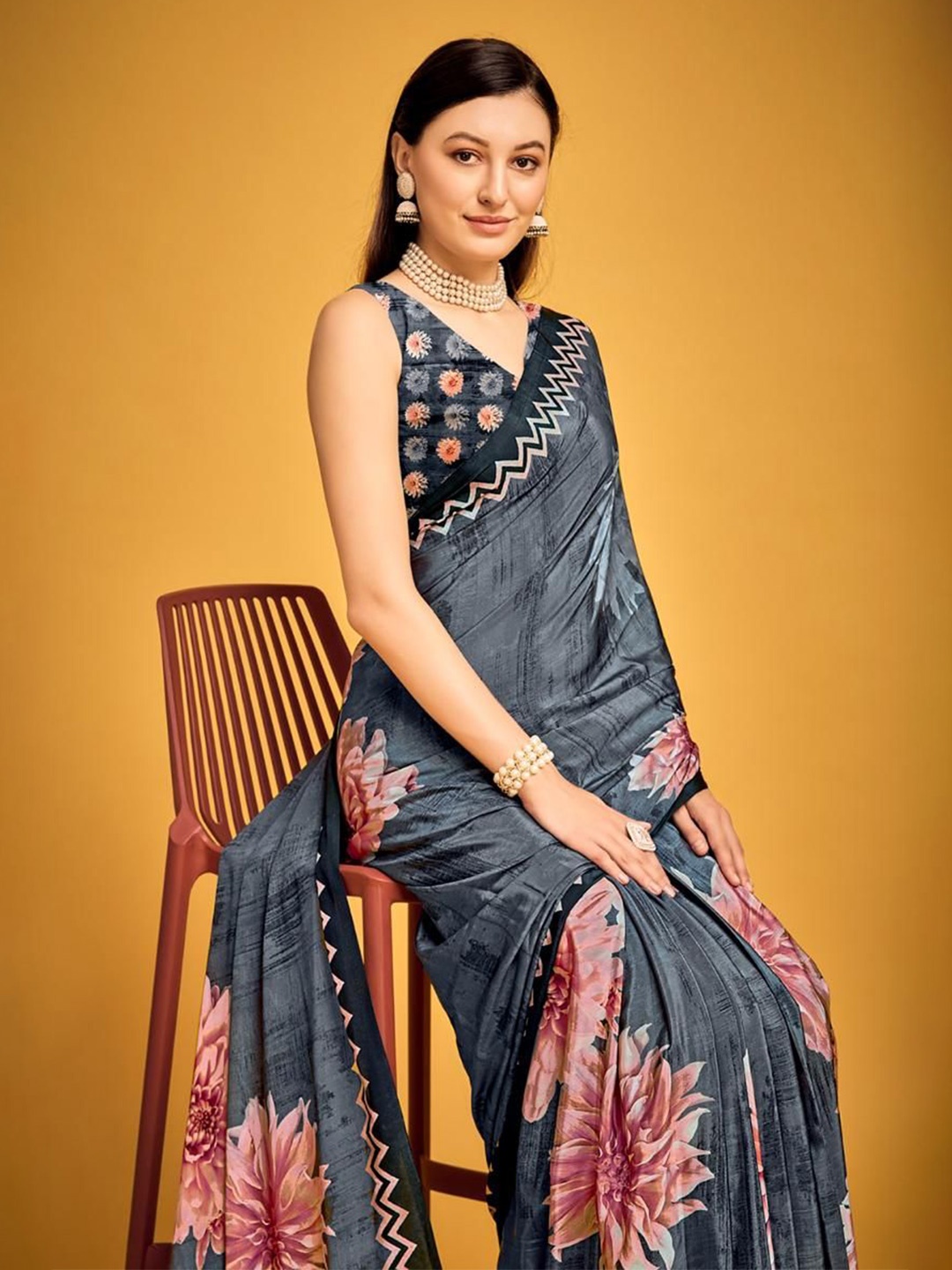 

P D Silk Mills Floral Poly Crepe Saree, Grey