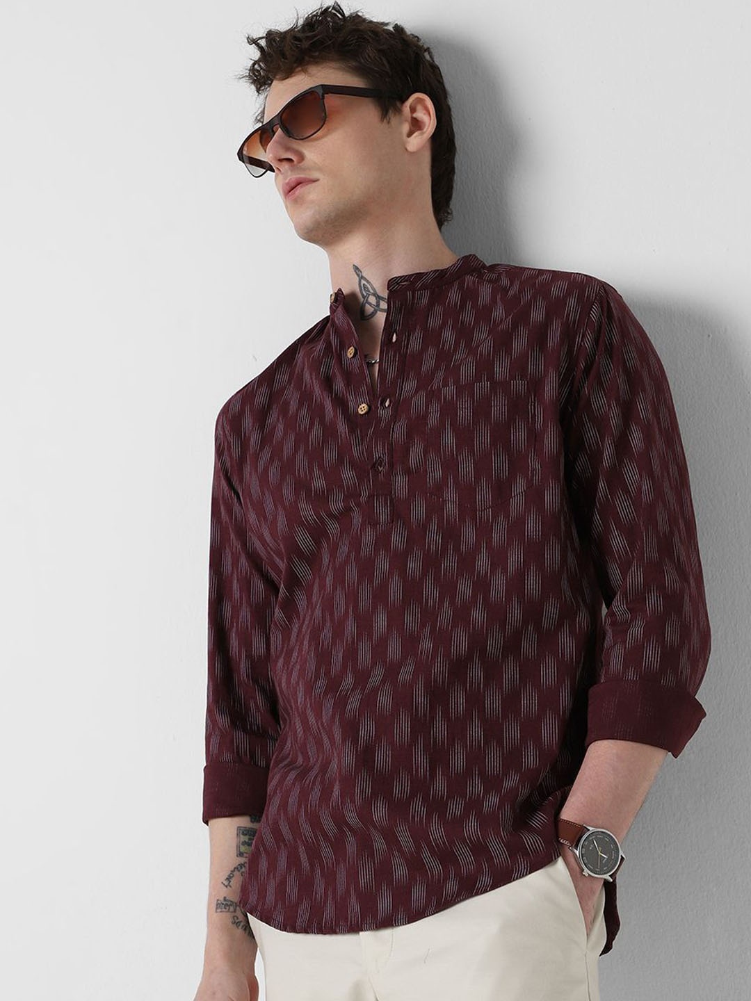 

VASTRADO Men Kurta, Maroon