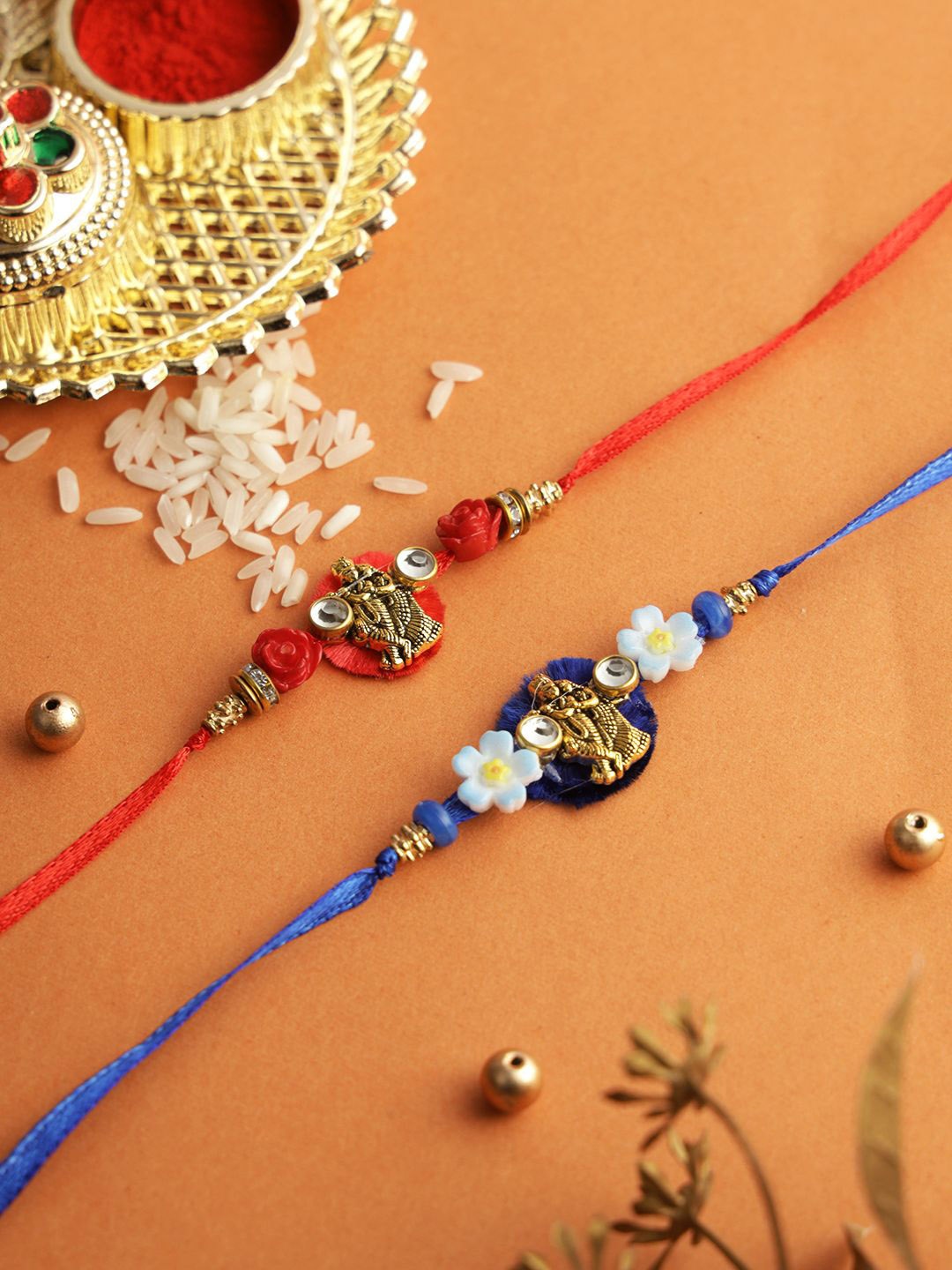 

Aapno Rajasthan Thread Rakhi, Red