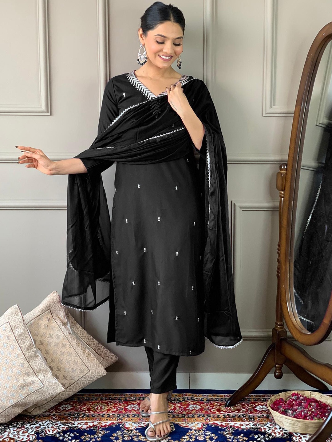 

THE52 Women Floral Embroidered Regular Kurta with Trousers & With Dupatta, Black