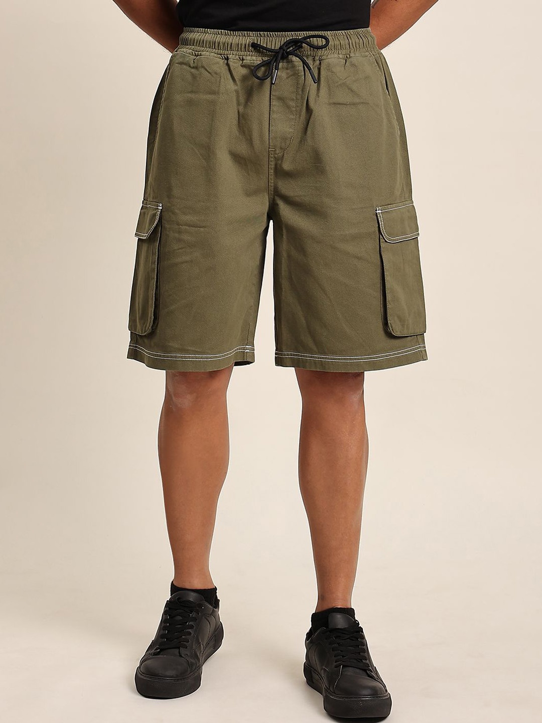 

The Roadster Lifestyle Co. Pure Cotton Contrast Stitch Relaxed-Fit Cargo Shorts, Olive