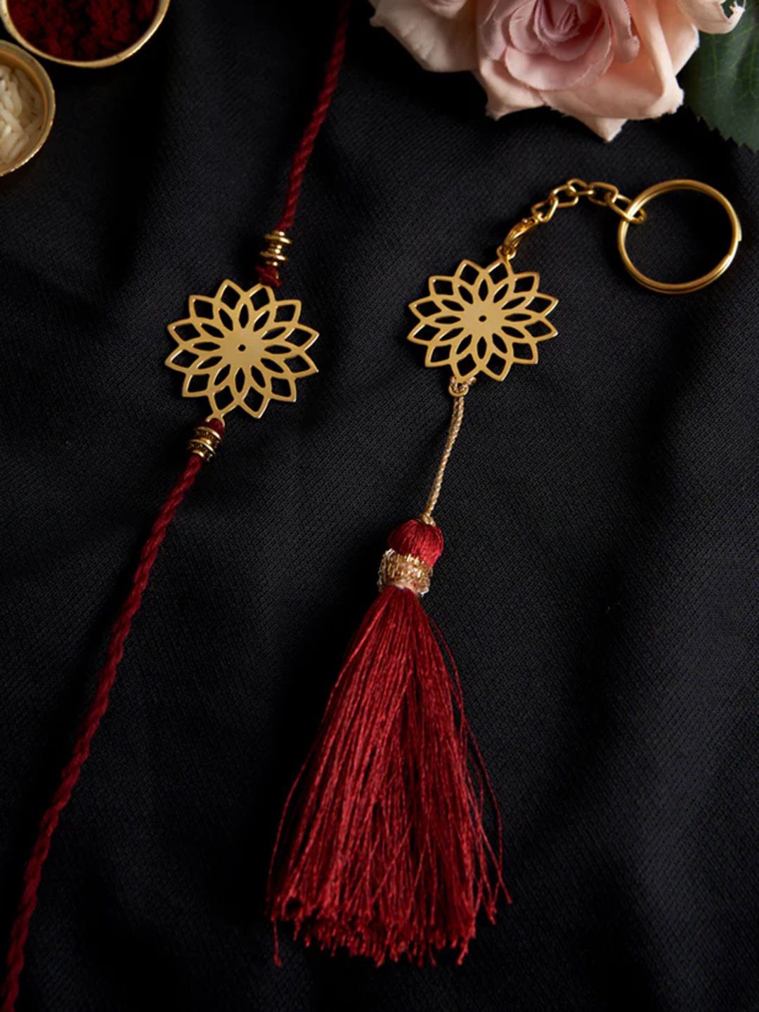 

DecorTwist Brass Sun Design Rakhi with Keychain, Gold