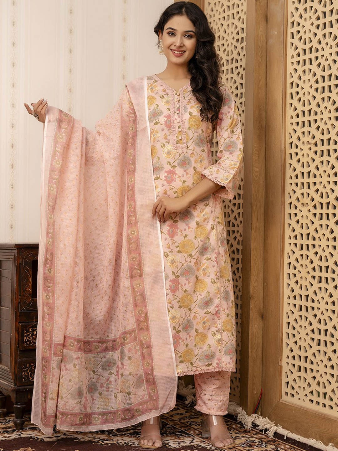 

Nayo Women Floral Printed Regular Pure Cotton Kurta with Trousers & With Dupatta, Pink