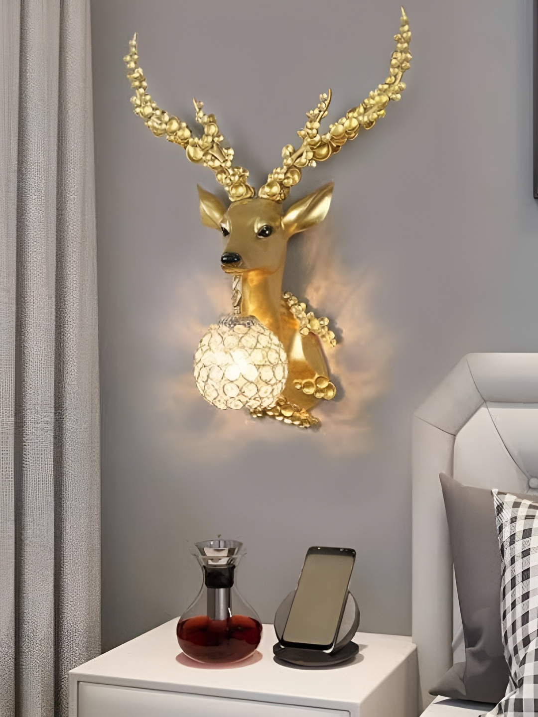 

Areezo Gold-Toned Metal Contemporary Wall Lamp