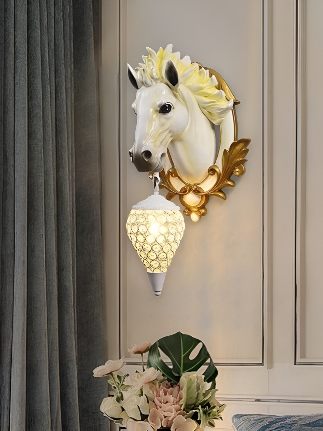 

Areezo White Metal Contemporary Wall Lamp