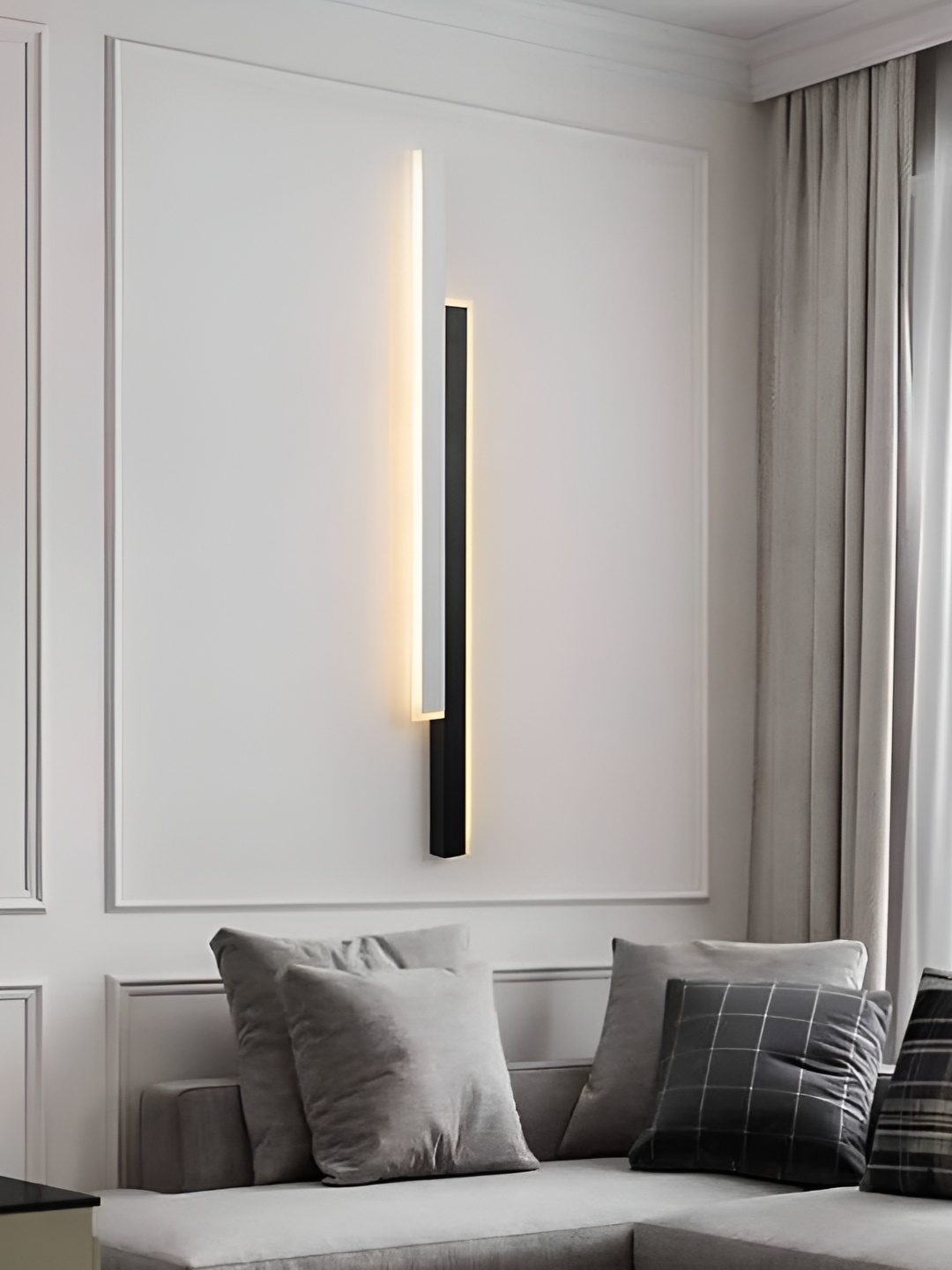 

Areezo Black Acrylic Contemporary Wall Lamp