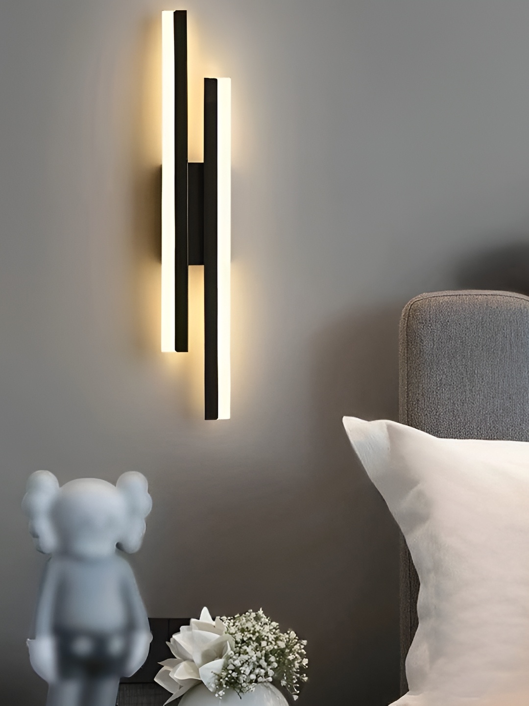 

Areezo Black Acrylic Contemporary Wall Lamp