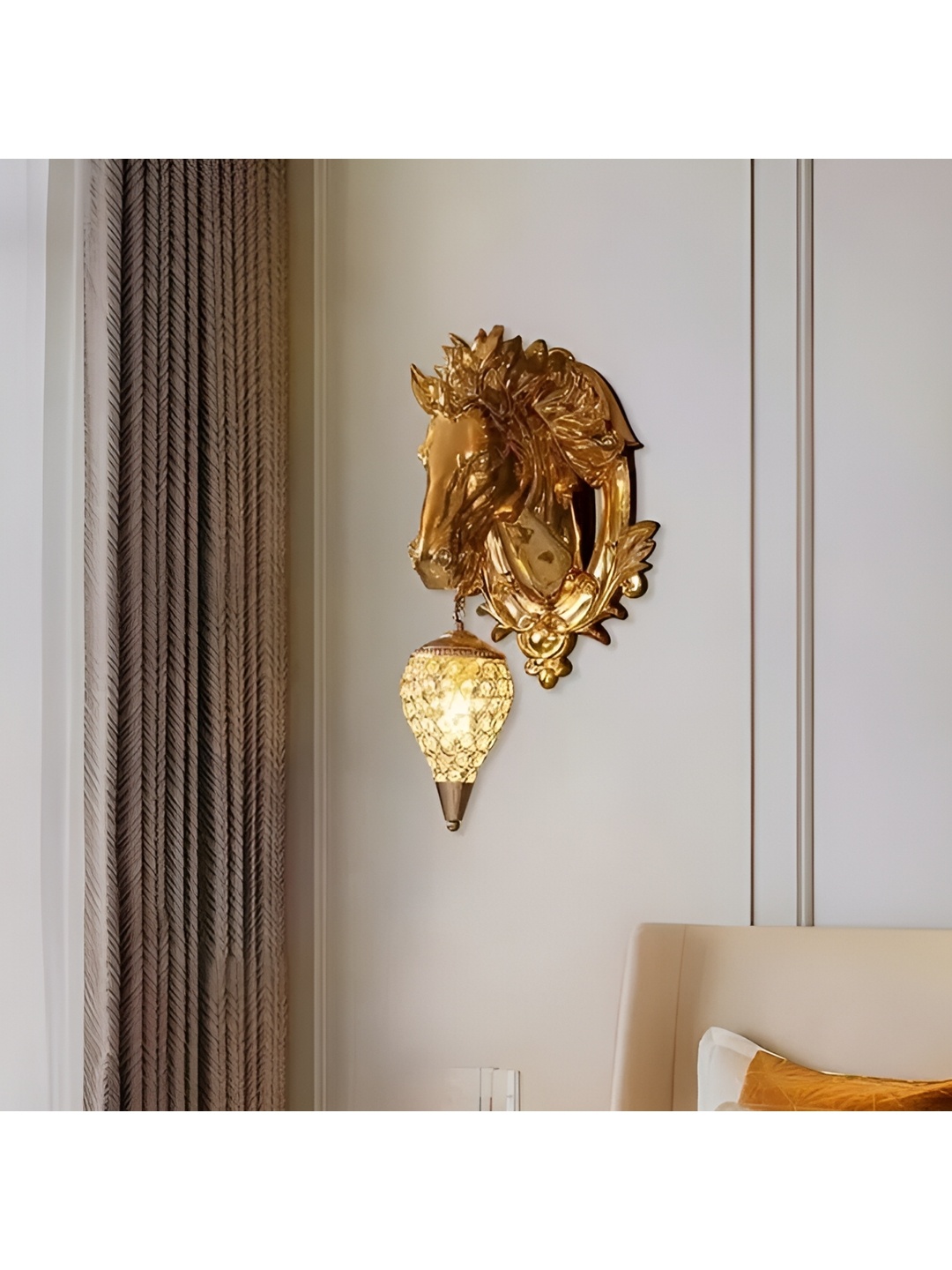 

Areezo Gold-Toned Metal Contemporary Wall Lamp