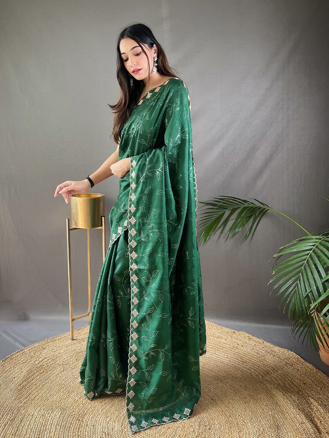 

Munir Embellished Sequinned Silk Blend Saree, Green