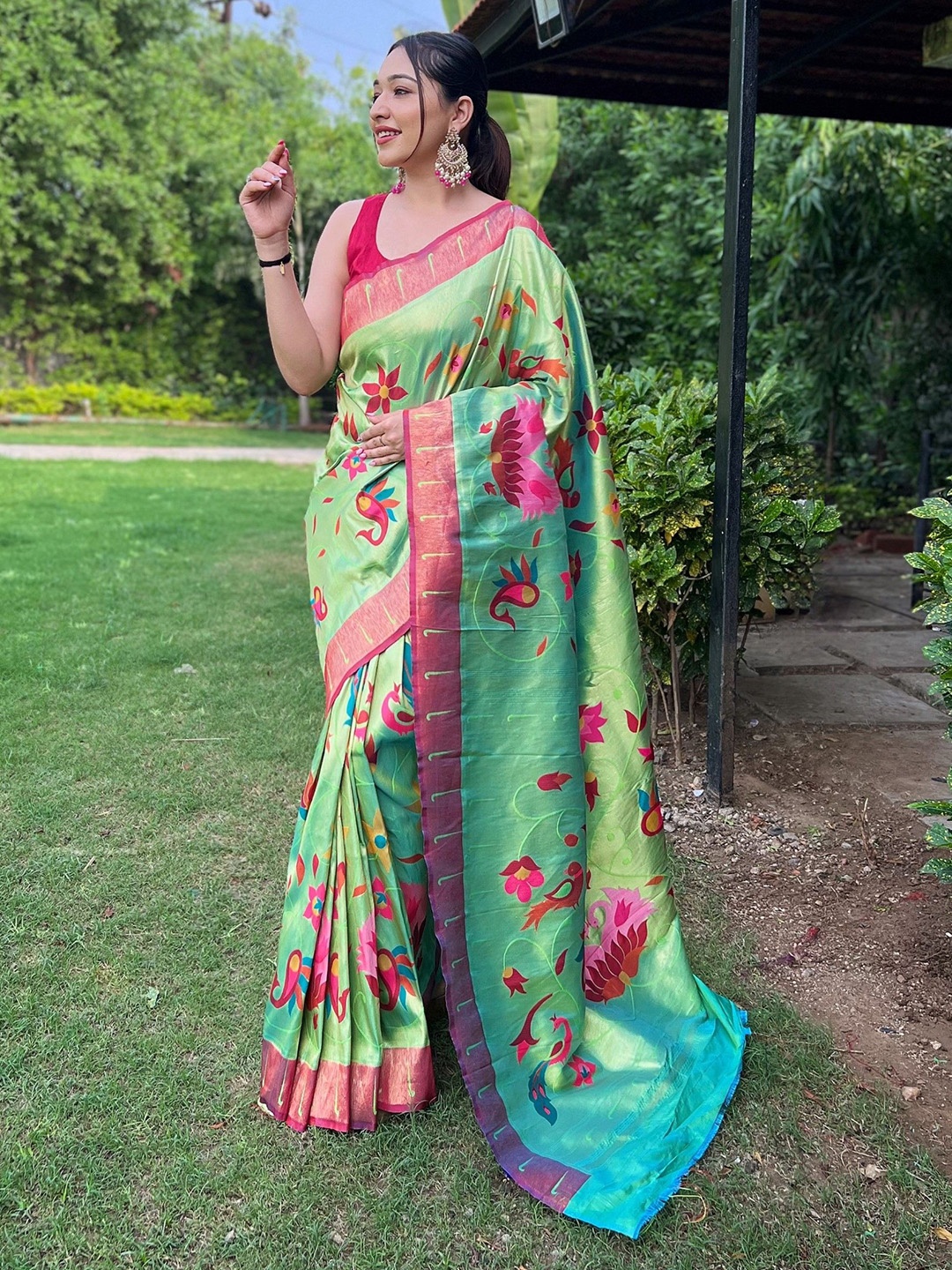 

Munir Woven Design Zari Silk Blend Paithani Saree, Lime green