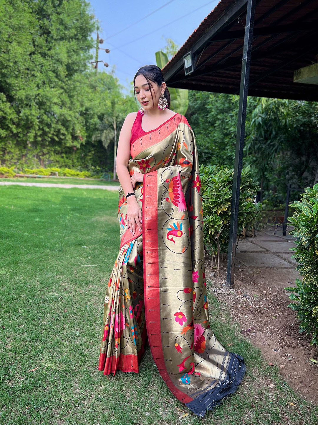 

Munir Woven Design Zari Silk Blend Paithani Saree, Gold