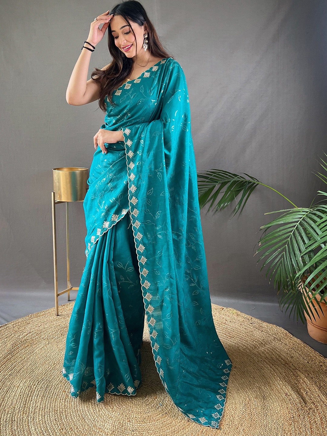 

Munir Floral Embroidered Silk Blend Saree, Blue