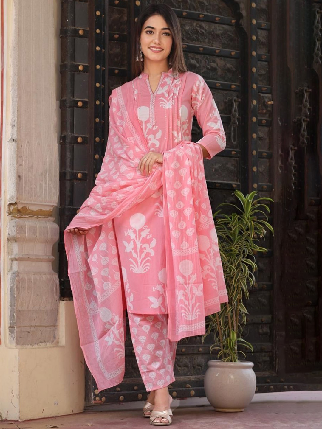 

KALINI Women Floral Printed Regular Kurta with Trousers & With Dupatta, Pink