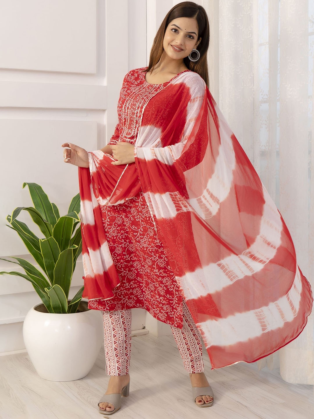 

RANGREAL Women Ethnic Motifs Printed Regular Pure Cotton Kurti with Pyjamas & With Dupatta, Red